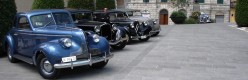 Auto d'epoca nella piazzaprincipale del Centro Storico