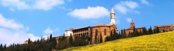 Palazzo di Pio II e duomo da est in primavera