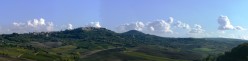 L'abitato dalla vallata sotto Montefollonico