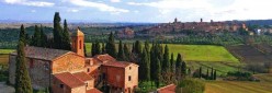 Il cenro storico visto dalla valle a nord