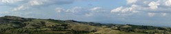 Colline calcaree che degradano verso la Valdichiana