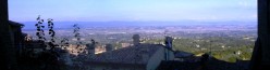 La Valdichiana da sopra i tetti di Montepulciano