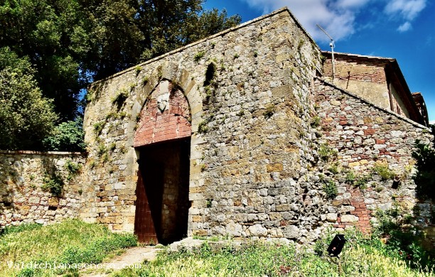 Porta di Triano a Montefollonico
