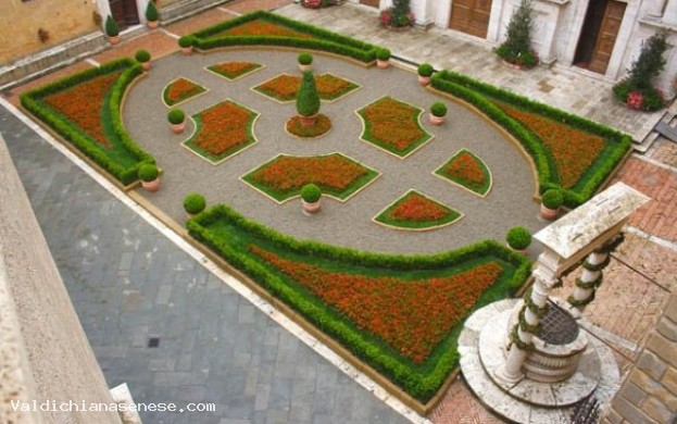 Pienza e i fiori - Architettura e Natura